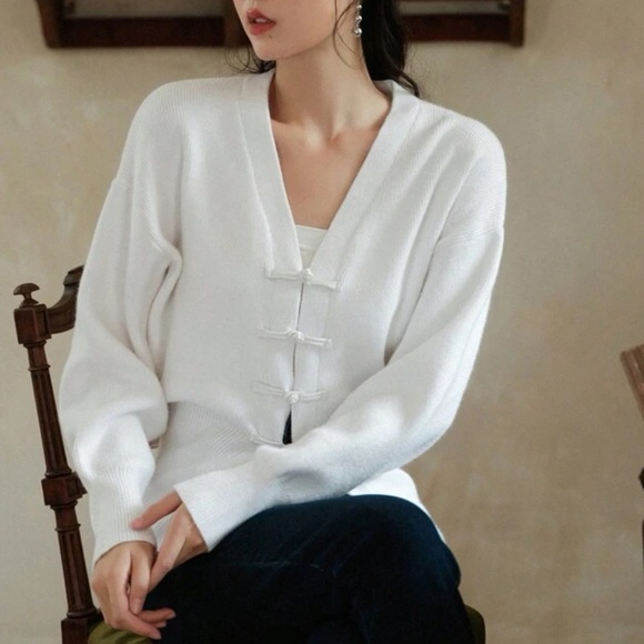 white button sweater chunky knit thick cardigan - Picture 5 of 9